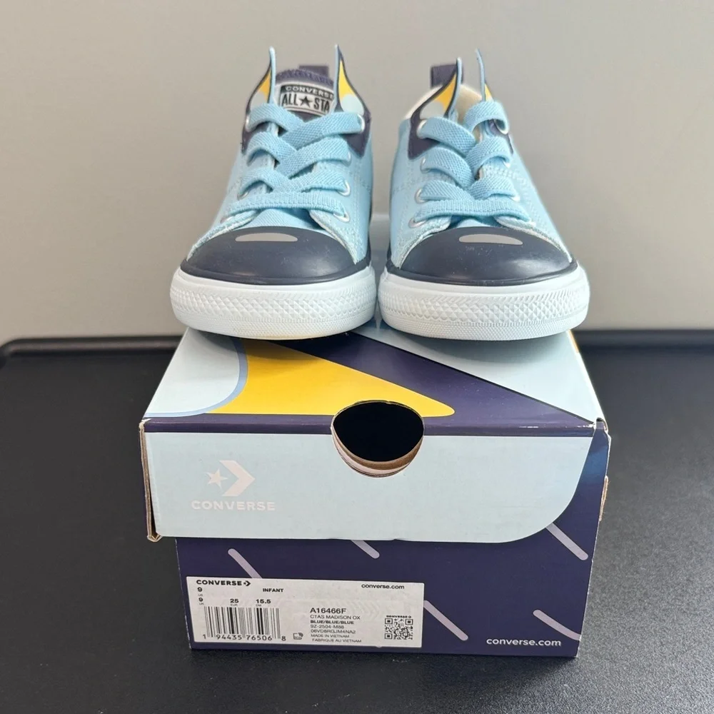 Converse Bluey Light Blue and Navy Low Top Sneakers Toddler Size 9 New NIB